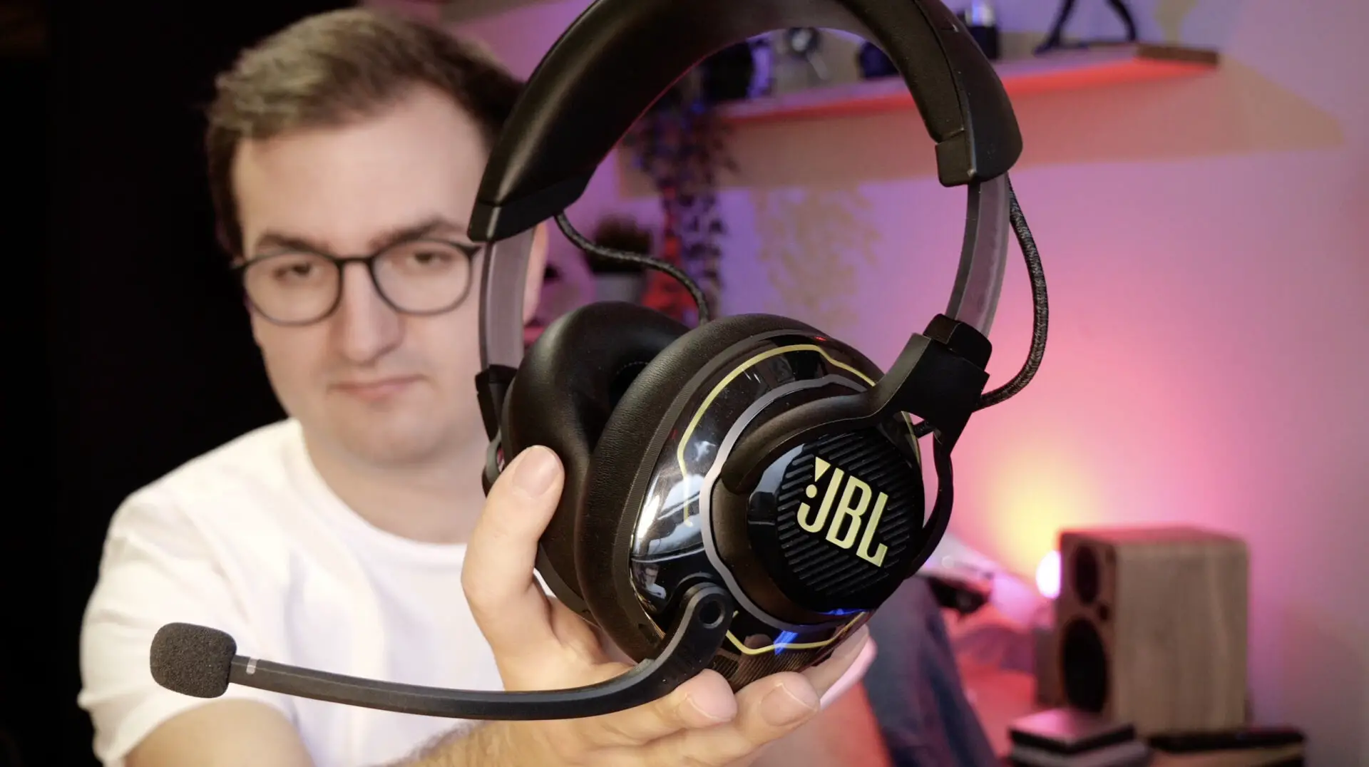 JBL Quantum 910 Wireless Headset Review 