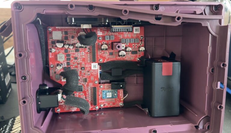 Teufel Mynd startet nicht mehr? So haben wir unseren Lautsprecher mit einem simplen Trick wiederbelebt