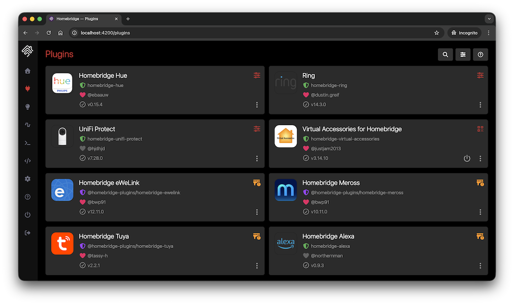 Im Homebridge-Dashboard erscheinen Plugins wie Ring, Homebridge Hue, Tuya, Meross und Alexa in einer dunklen Übersicht für Smart-Home-Integration.